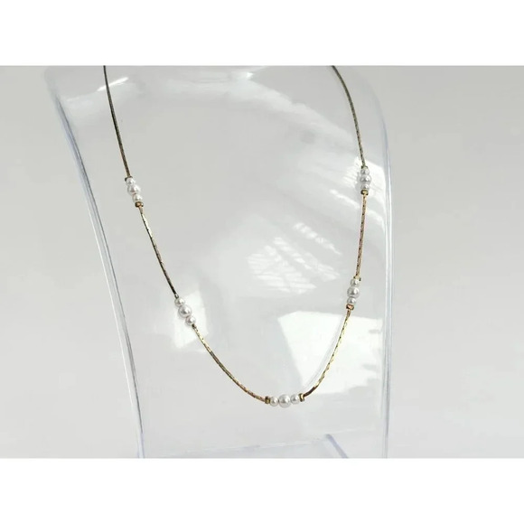 Pearl & Gold Toned Vintage Minimalist Dainty Cobra Chain Necklace - 17.5" - Picture 6 of 9